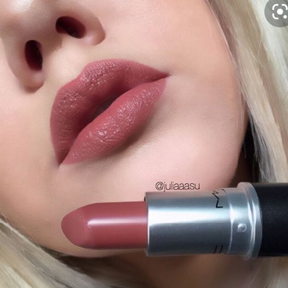 MAC LIPSTICK - Picture 1 of 9